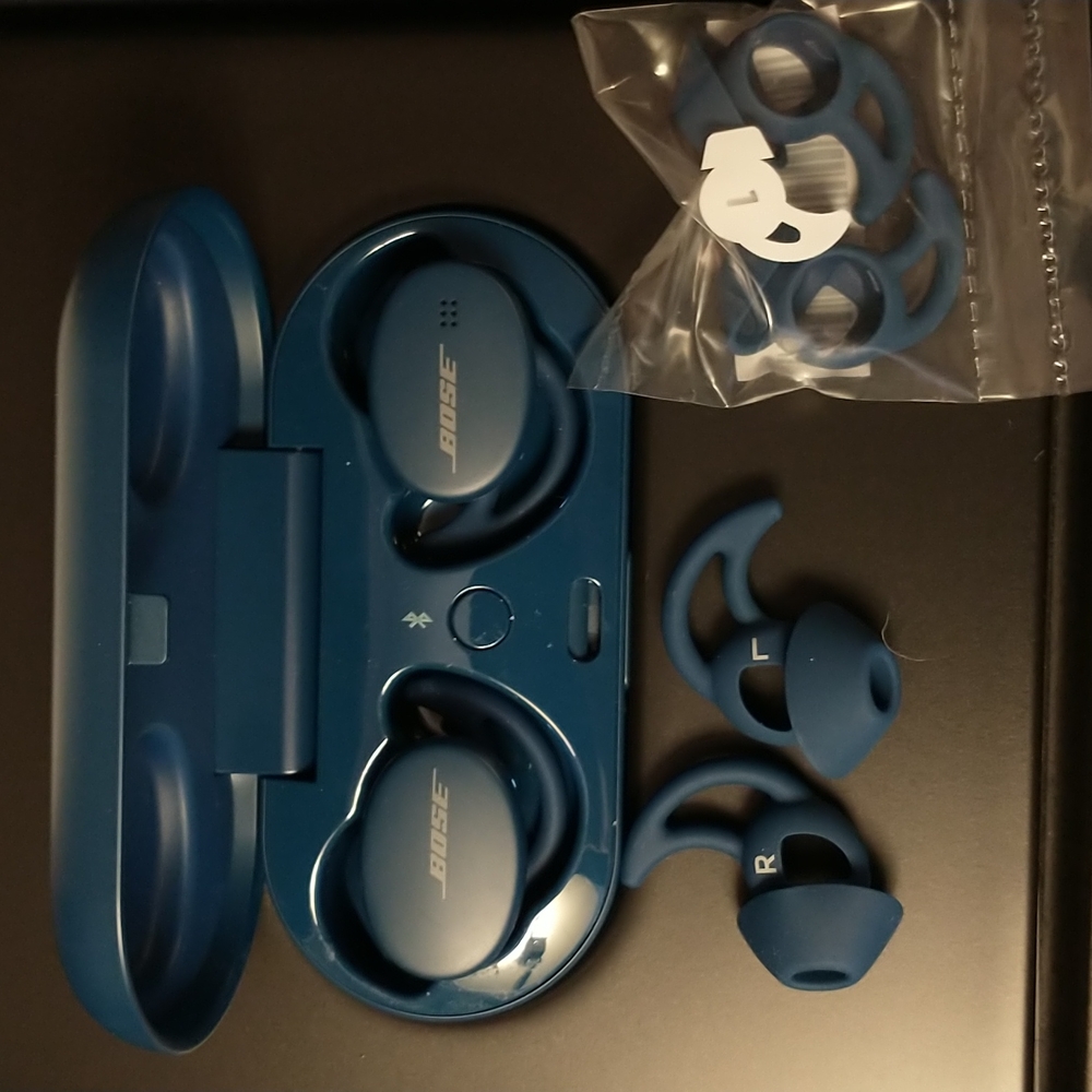 Bose sport ear buds used like new.